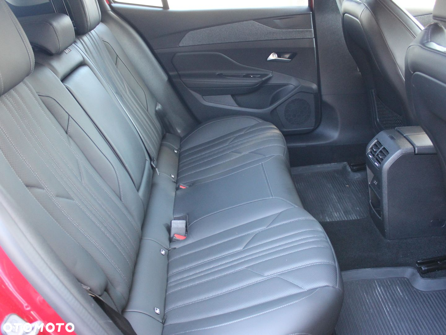 Peugeot 408 1.2 PureTech Allure Pack S&S EAT8 - 17