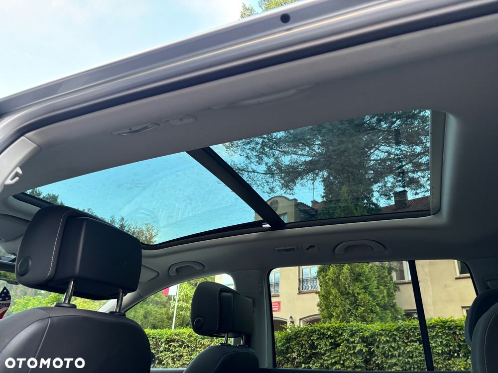 Volkswagen Touran - 9