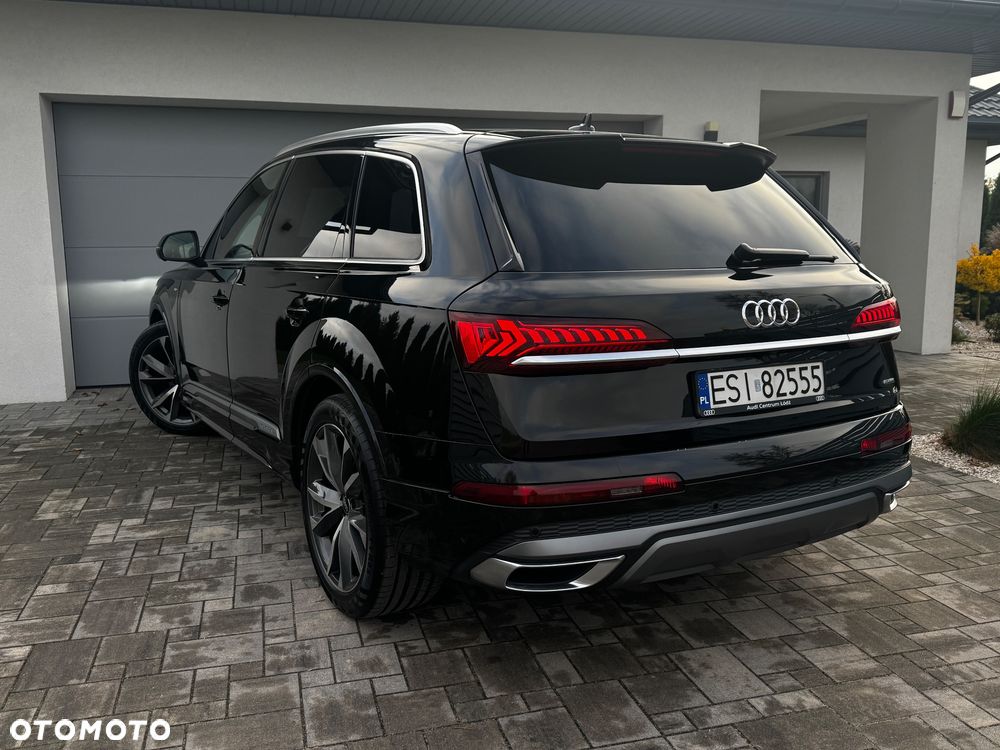 Audi Q7 2022 photo 2