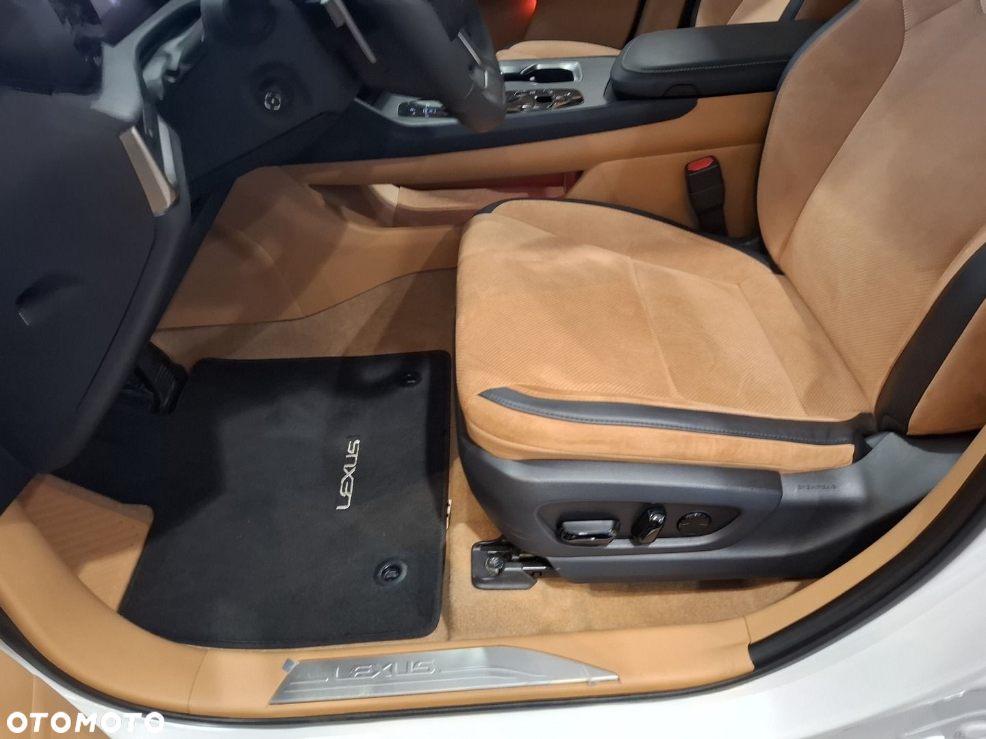 Lexus RZ 450e Omotenashi DIRECT4 - 12