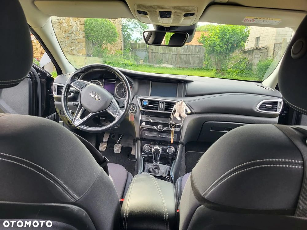 Infiniti Q30 1.5d - 11