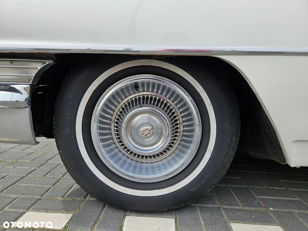 Cadillac Deville - 20