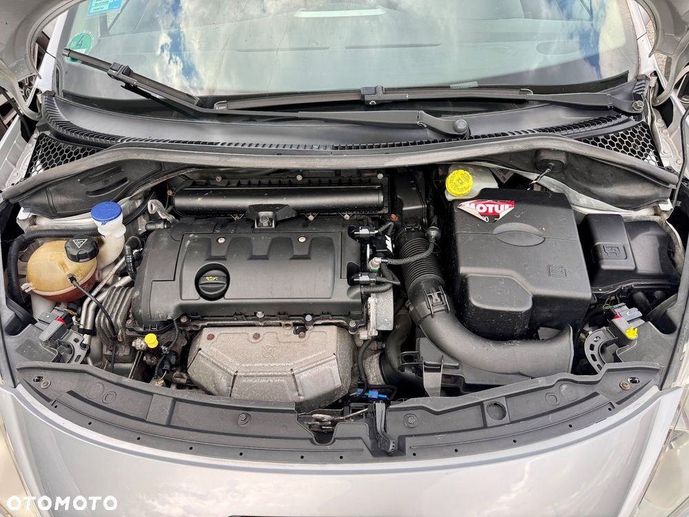 Peugeot 207 95 VTi Urban Style - 9
