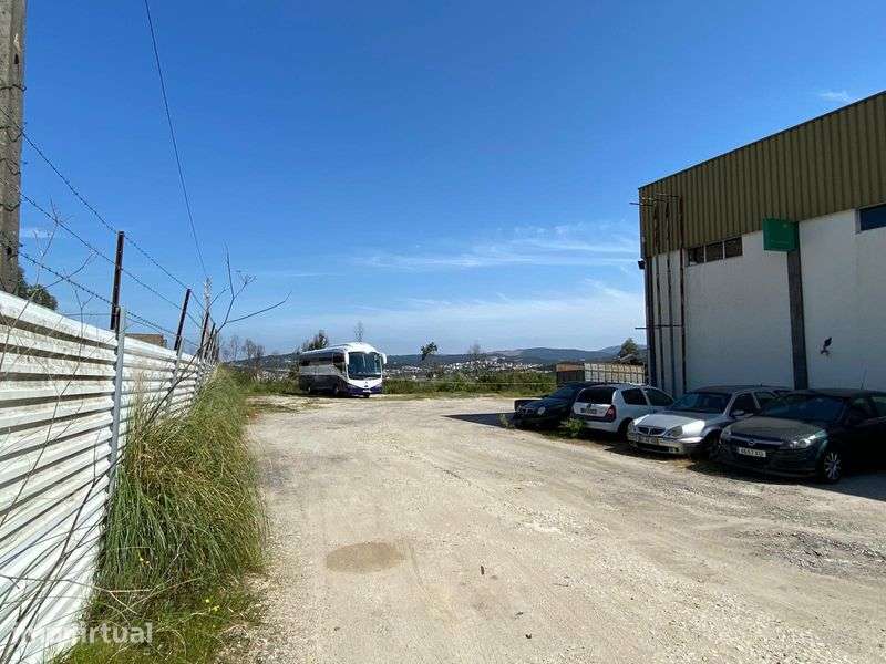 Armazém com terreno de 10556m2 - Grande imagem: 4/12