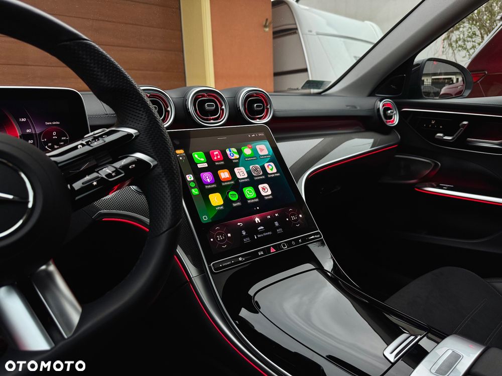 Mercedes-Benz Klasa C 180 mHEV AMG - 32