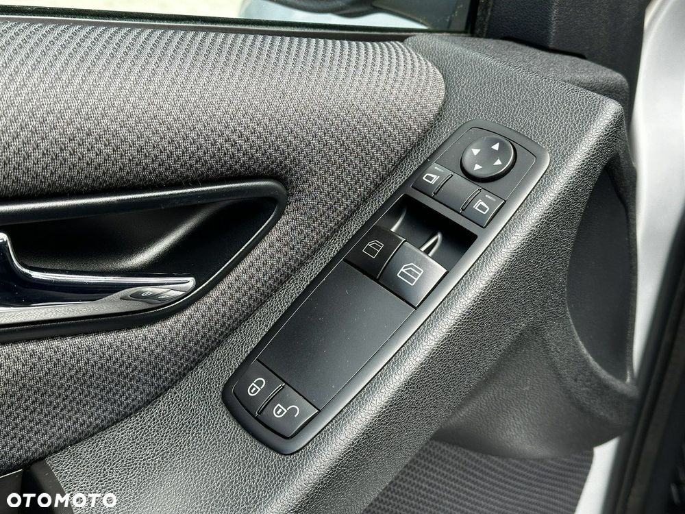 Mercedes-Benz Klasa B 180 BlueEffICIENCY - 21