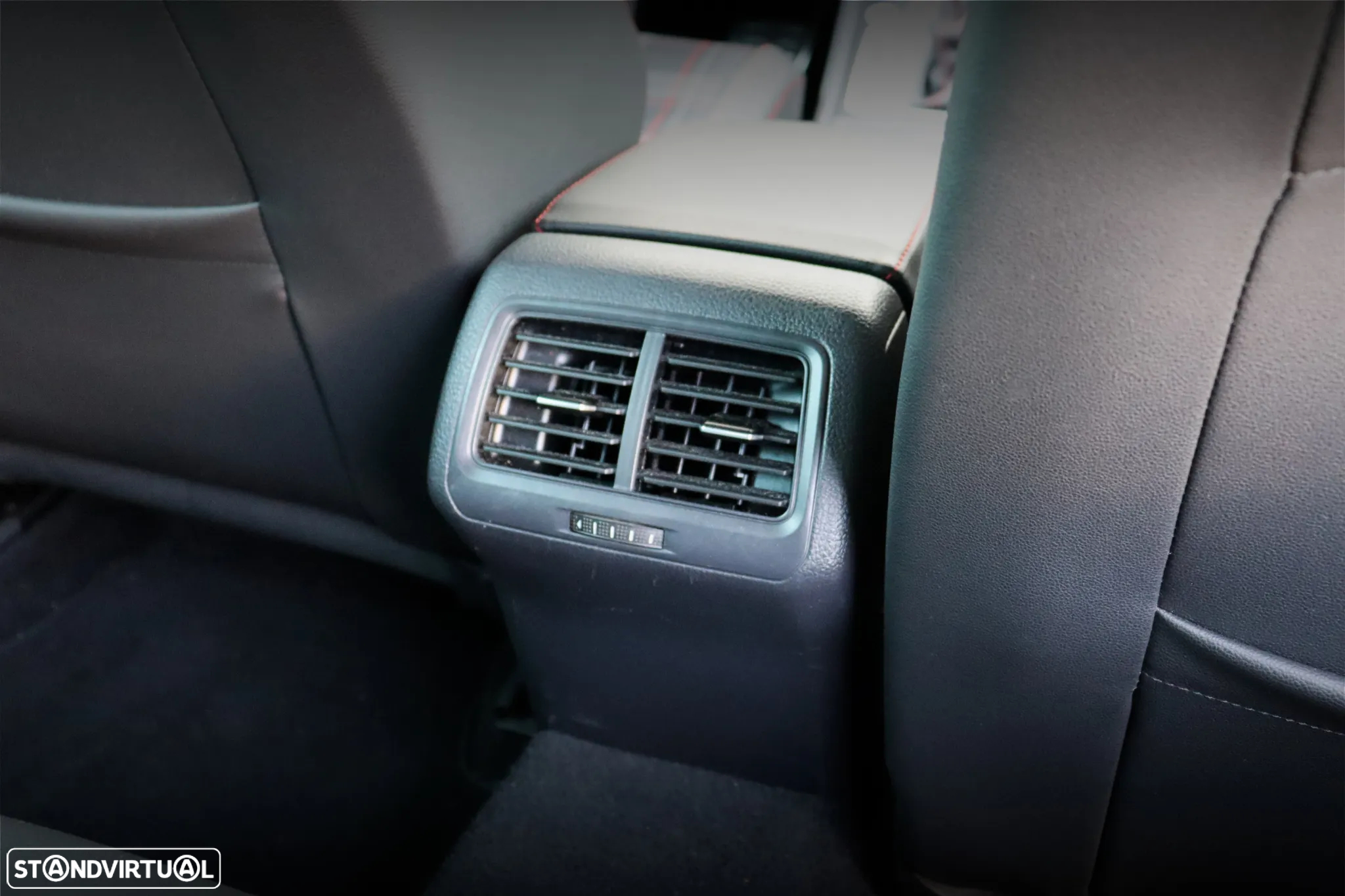 VW Golf 2.0 TSi GTi DSG - 35