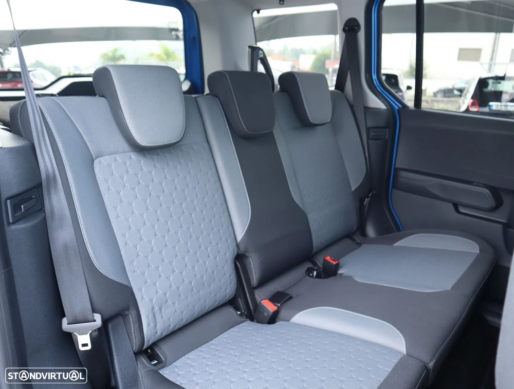 Ford Tourneo Courier 1.0 EcoBoost Titanium - 23