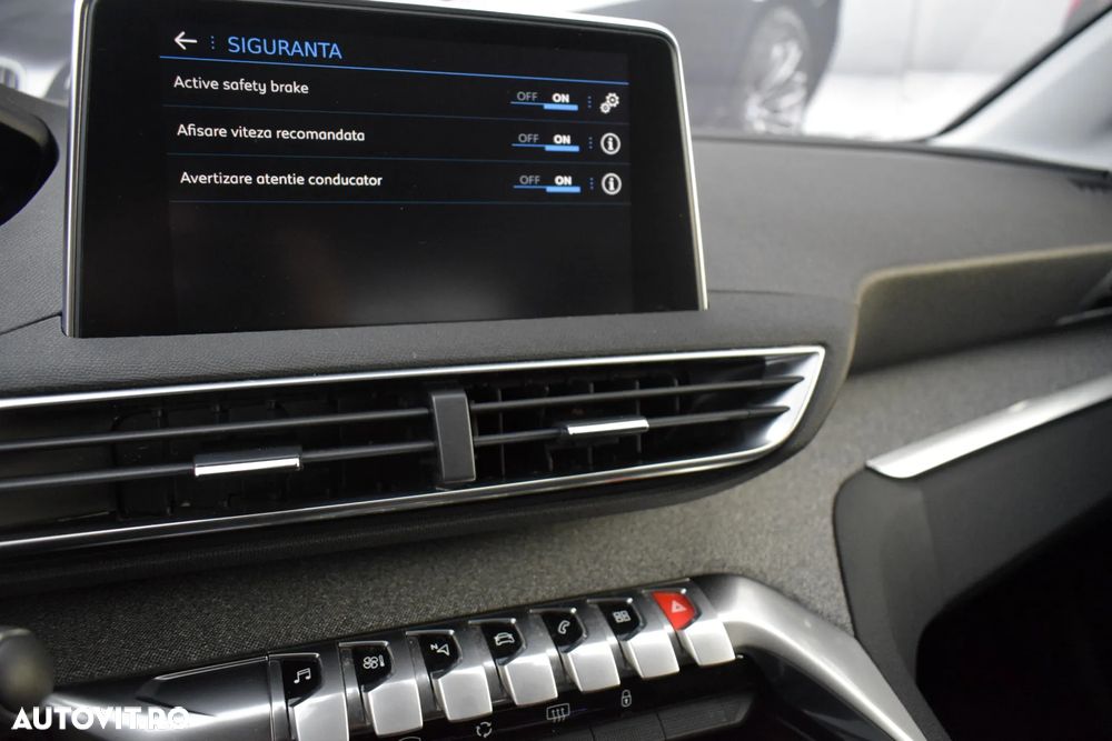 Peugeot 3008 PureTech 130 Stop & Start GPF EAT8 Allure - 21