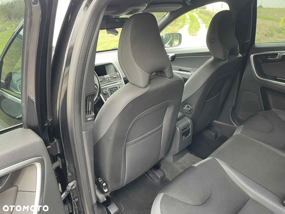 Volvo XC 60 D4 Drive-E Momentum - 19
