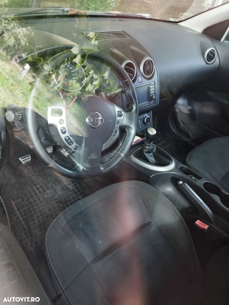 Nissan Qashqai - 2
