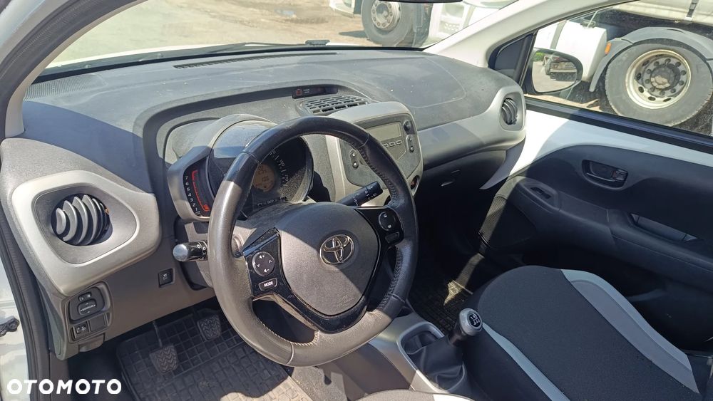 Toyota Aygo x-cite - 3