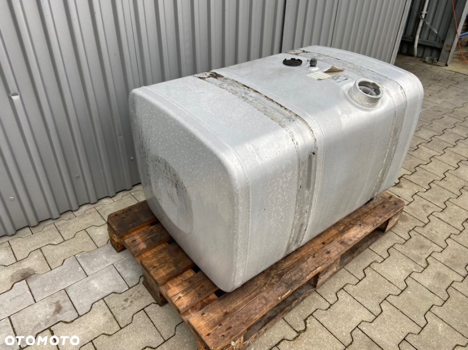 Zbiornik paliwa MAN TGX TGS 375 litrów bak - 3
