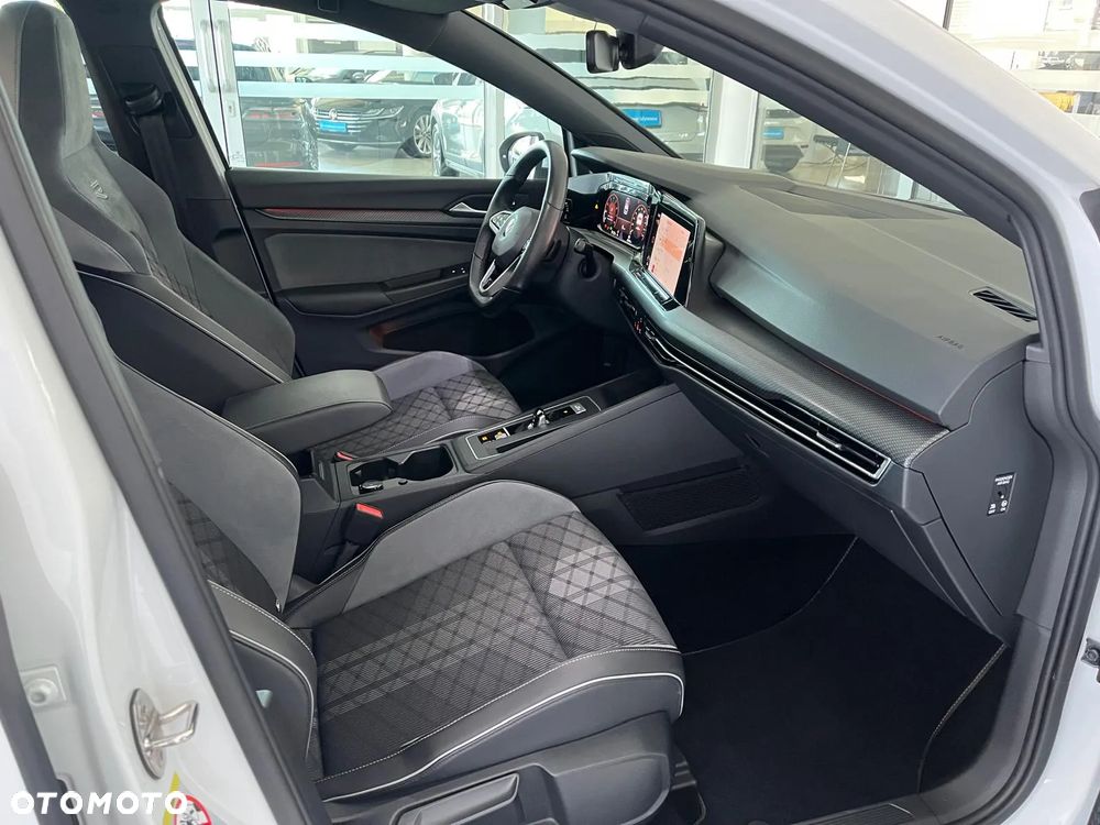 Volkswagen Golf - 20
