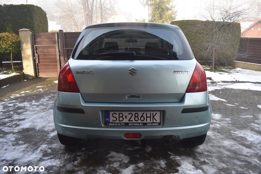 Suzuki Swift - 4