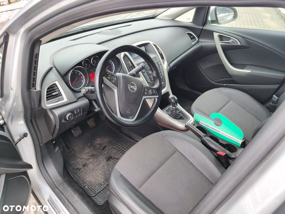 Opel Astra ver-1-4-sports-tourer - 11