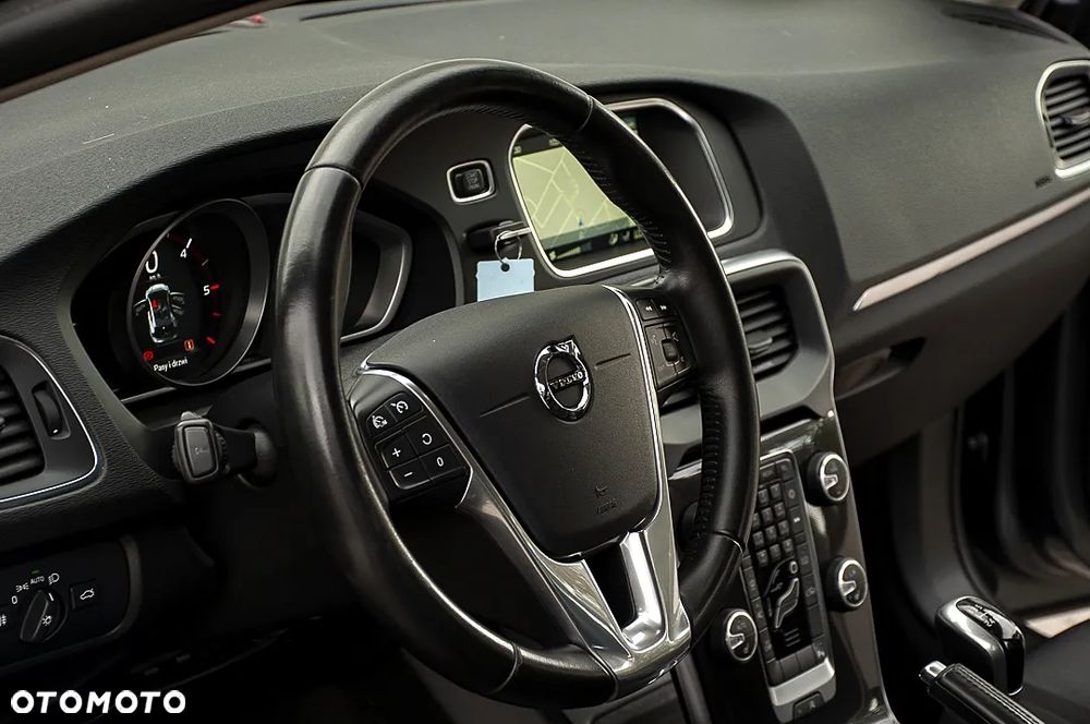 Volvo V40 D2 Drive-E Momentum - 37