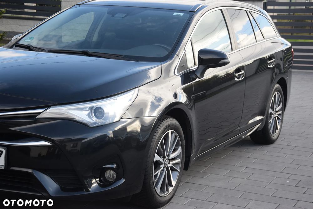 Toyota Avensis 1.8 Edition (2014) - 14