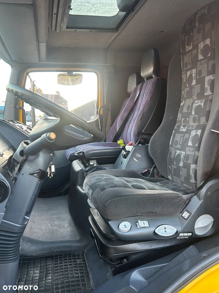 Mercedes-Benz ATEGO 815 LAWETA NA 2 AUTA / WCIĄGARKA Z PILOTEM / POMOC DROGOWA Z NAJAZDAMI / BARDZO ŁADNY STAN / OŚWIETLENIE OSTRZEGAWCZE / KABINA SYPIALNA !! - 27