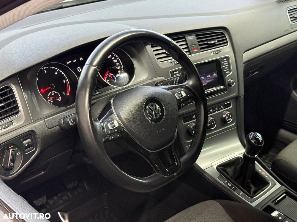 Volkswagen Golf 1.6 TDI BlueMotion Technology Lounge - 17