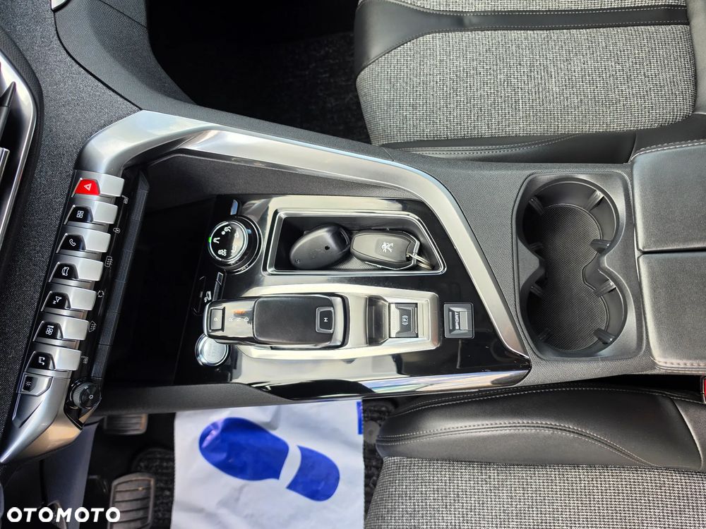 Peugeot 3008 BlueHDi 180 Stop & Start EAT8 Allure - 25