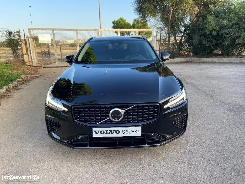 Volvo V60 2.0 T8 AWD TE Plus Dark - 4