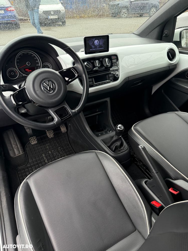 Volkswagen up! BlueMotion Technology club - 5