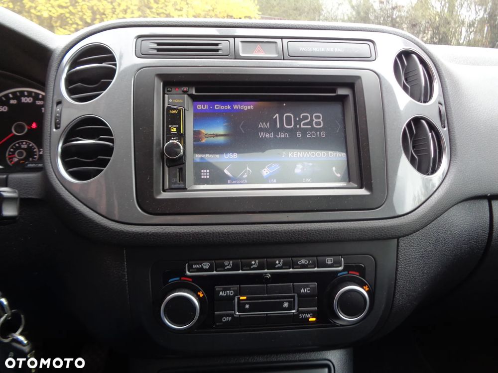 Volkswagen Tiguan 2.0 TDI DPF BlueMotion Technology Cup Sport & Style - 14