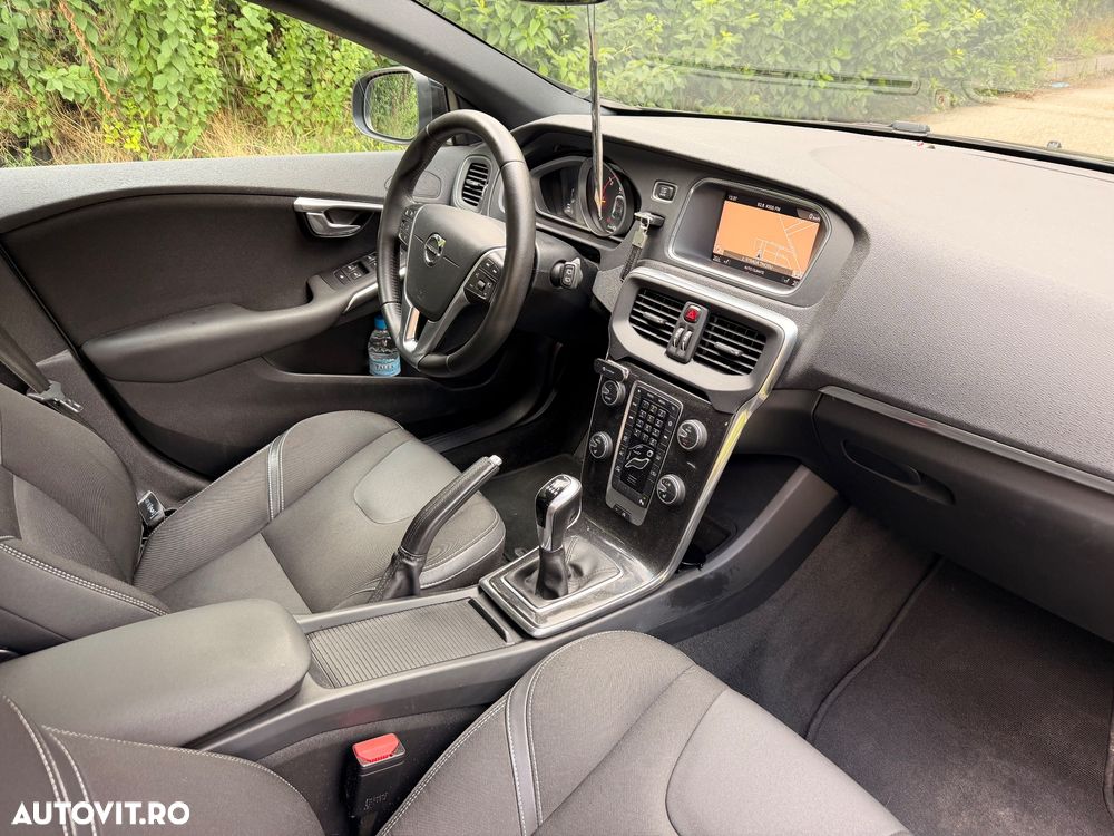 Volvo V40 D2 Momentum - 9