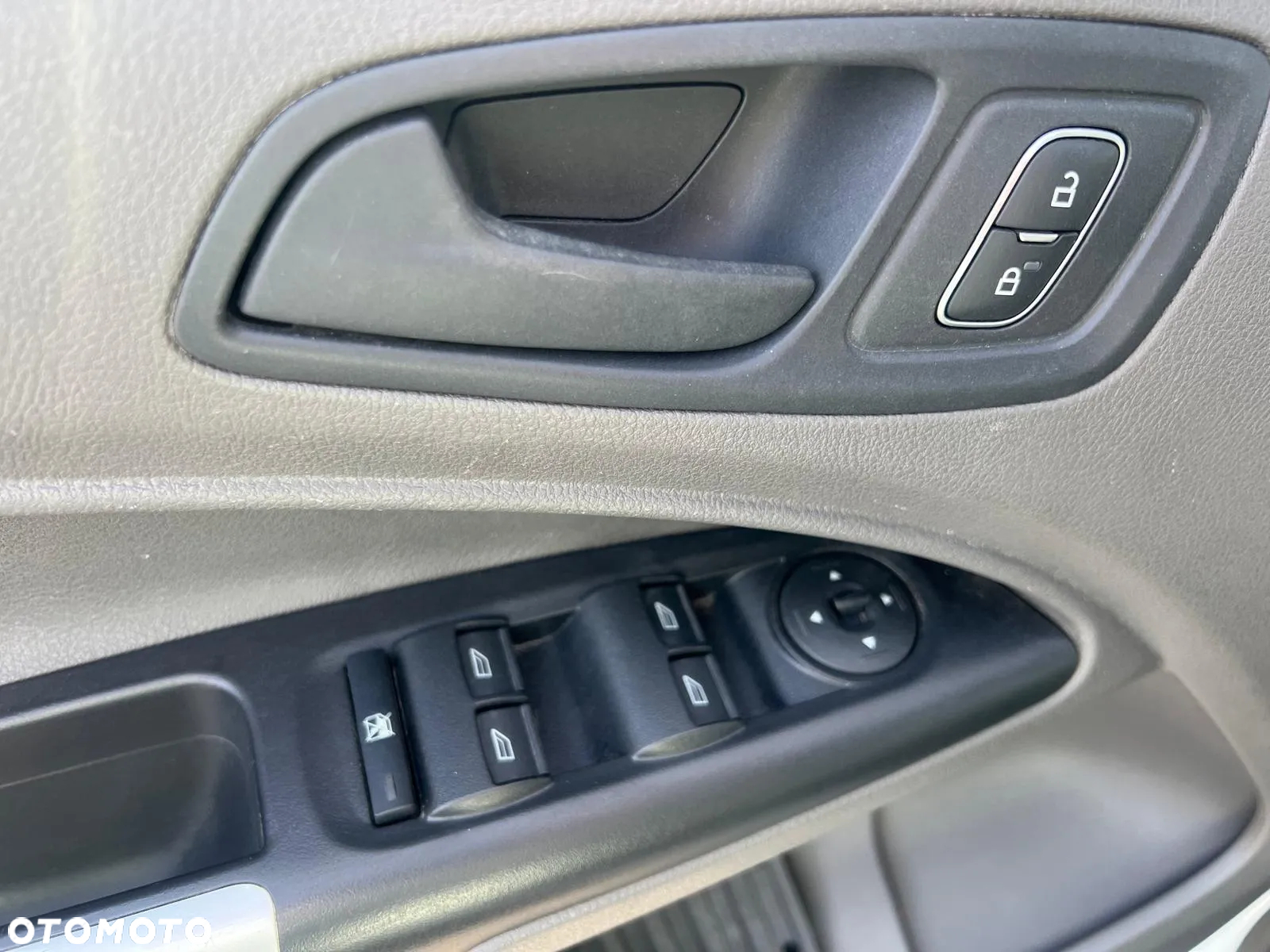 Ford Transit Connect - 9