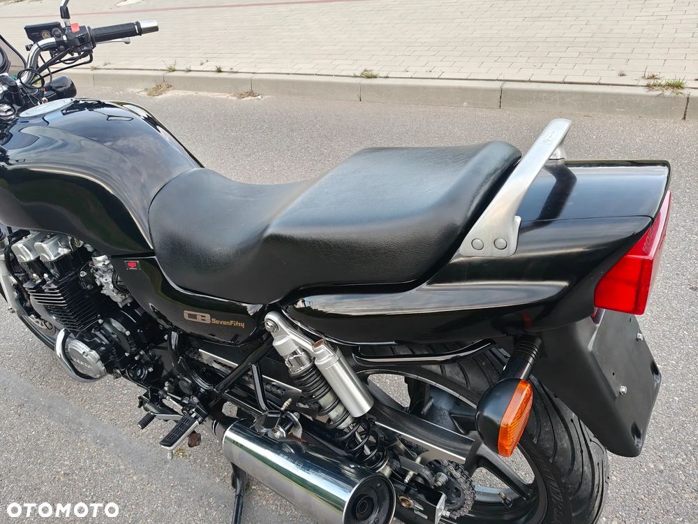 Honda CB - 16