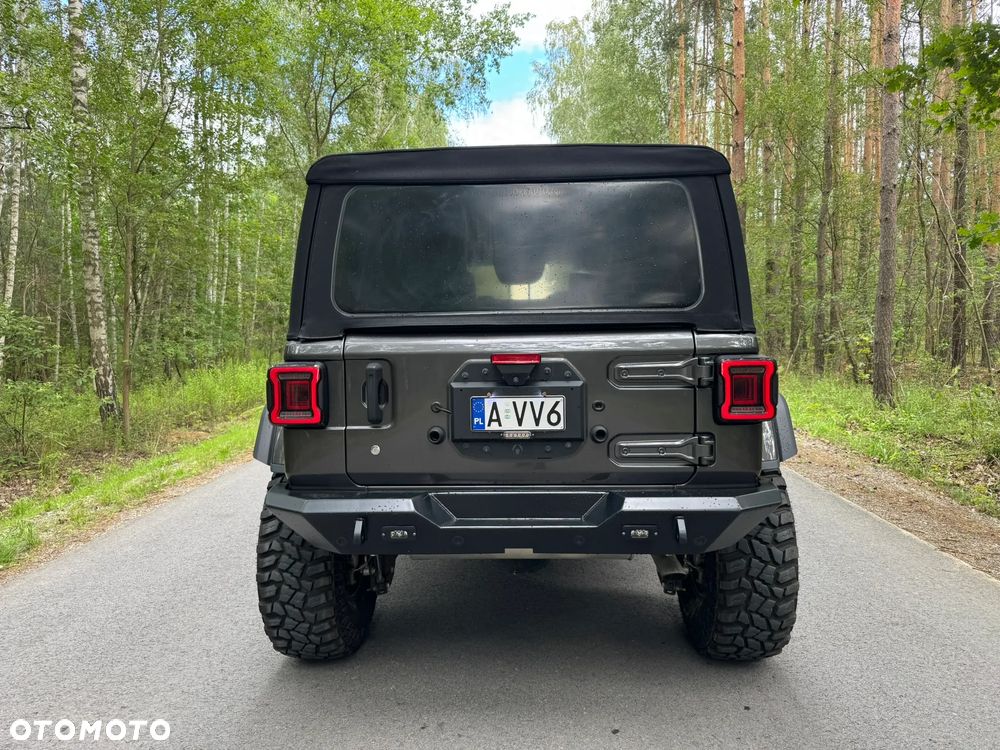 Jeep Wrangler - 5