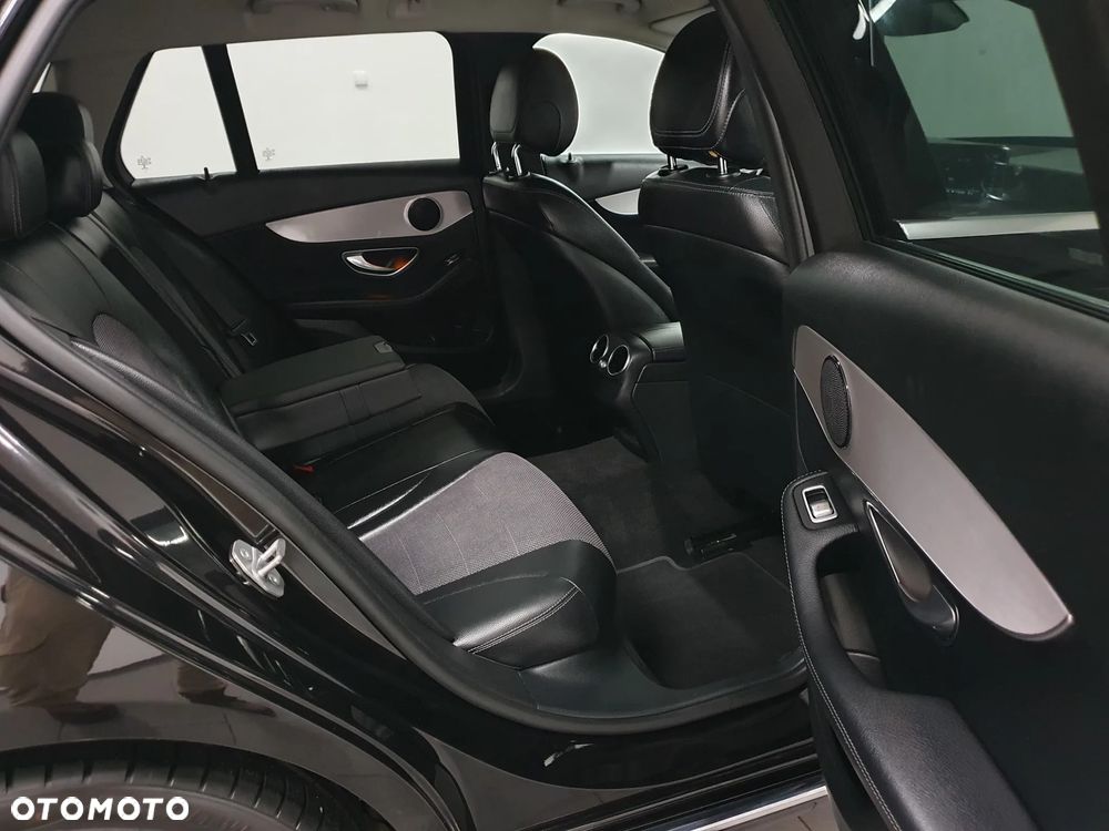 Mercedes-Benz Klasa C 220 d T 9G-TRONIC - 30