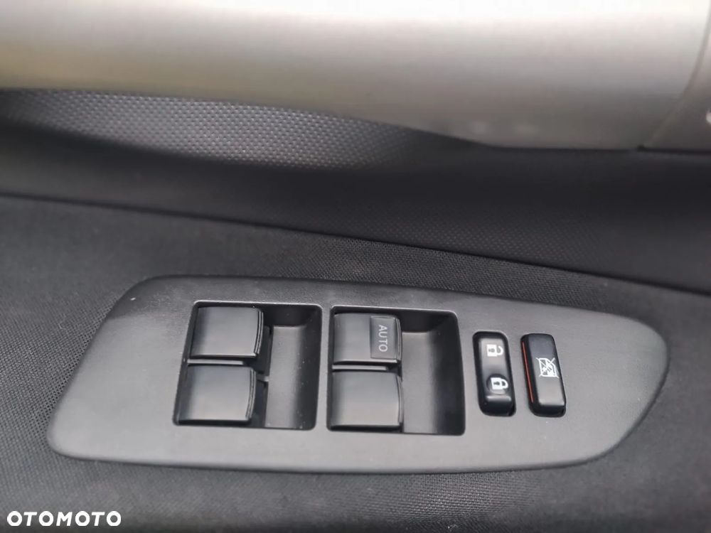 Toyota Auris 1.6 VVT-i Premium - 17
