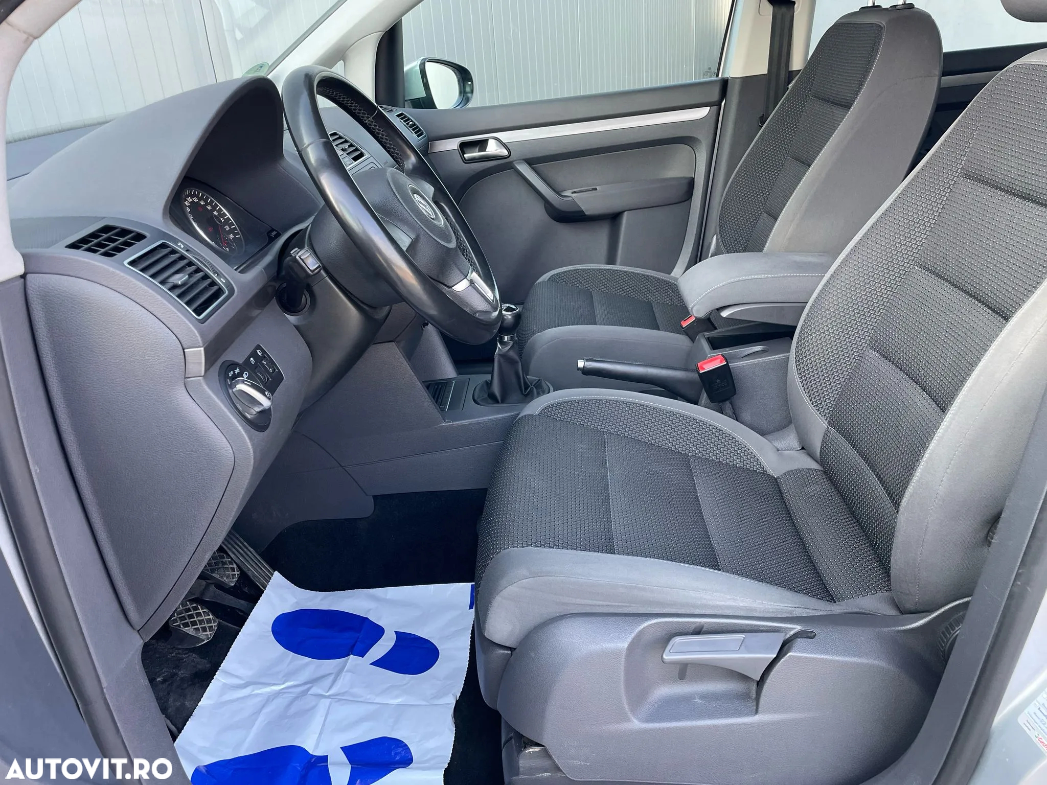 Volkswagen Touran 1.6 TDI BlueMotion Technology Comfortline - 6
