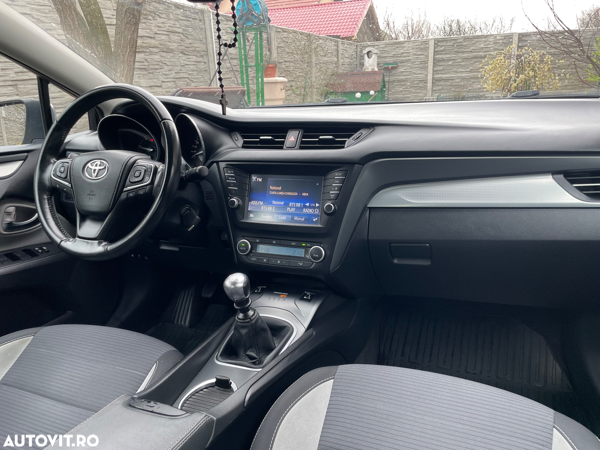Toyota Avensis 2.0 D-4D Executive - 9