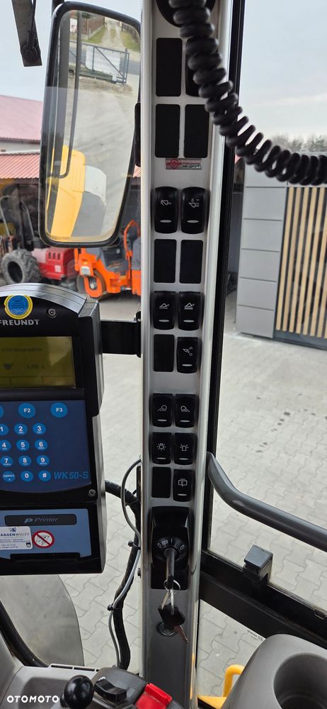 Volvo <<Volvo L90F, tylko 9400Mtg oryginał! Serwis Volvo Niemcy! Waga! sprowadzona>> - 40