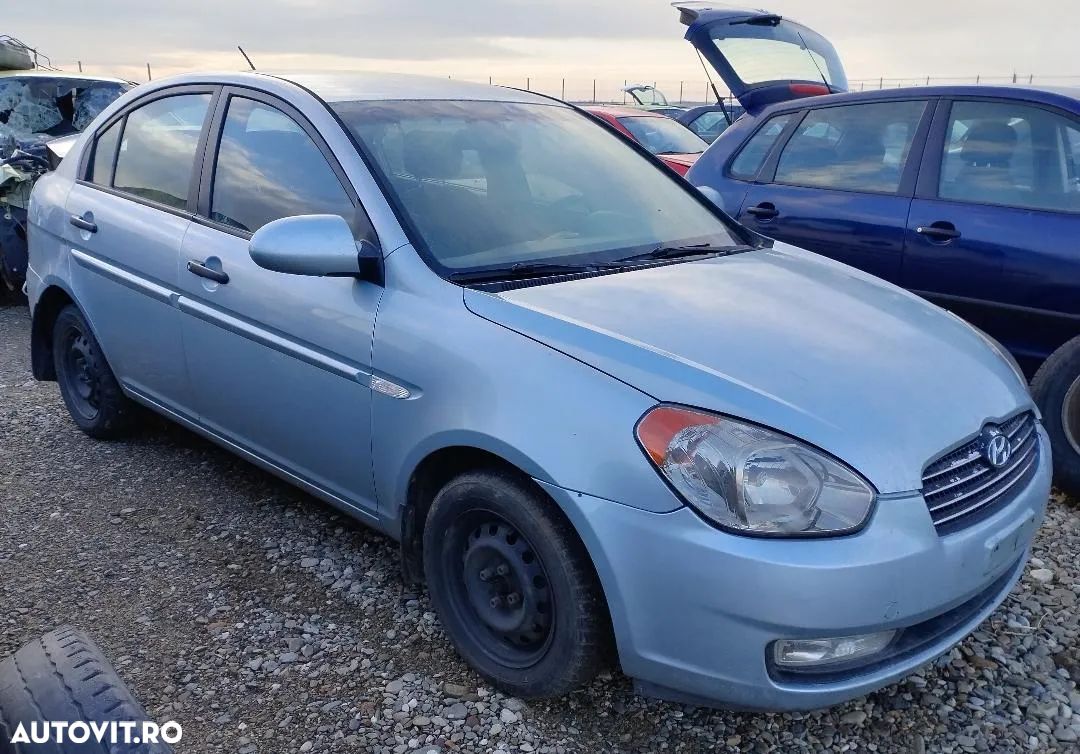 Dezmembram Hyundai Accent - 1