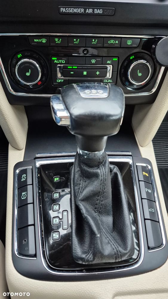 Skoda Superb 2.0 TDI L&K DSG - 20