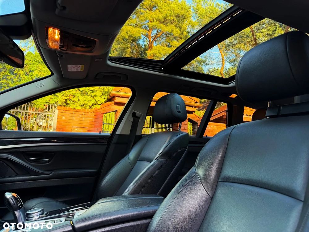 BMW Seria 5 520d xDrive - 12