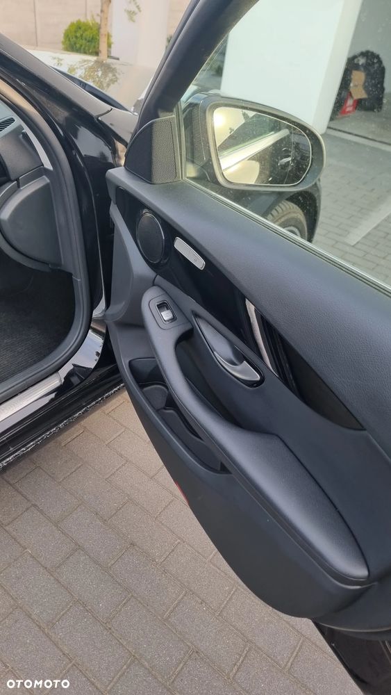 Mercedes-Benz Klasa C 220 d 9G-TRONIC - 32