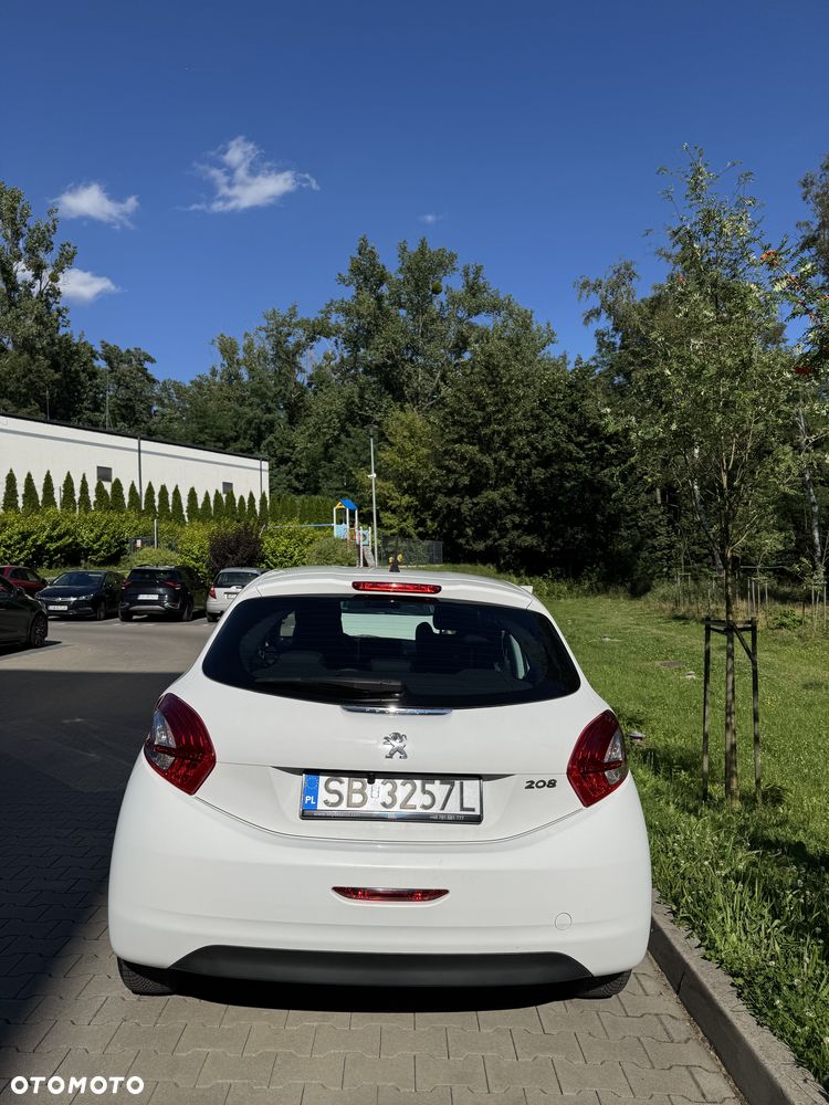 Peugeot 208 - 4