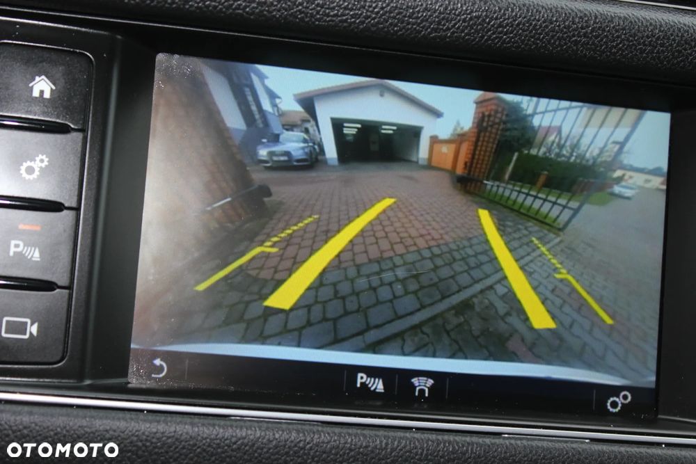 Jaguar XF 25d R-Sport - 22