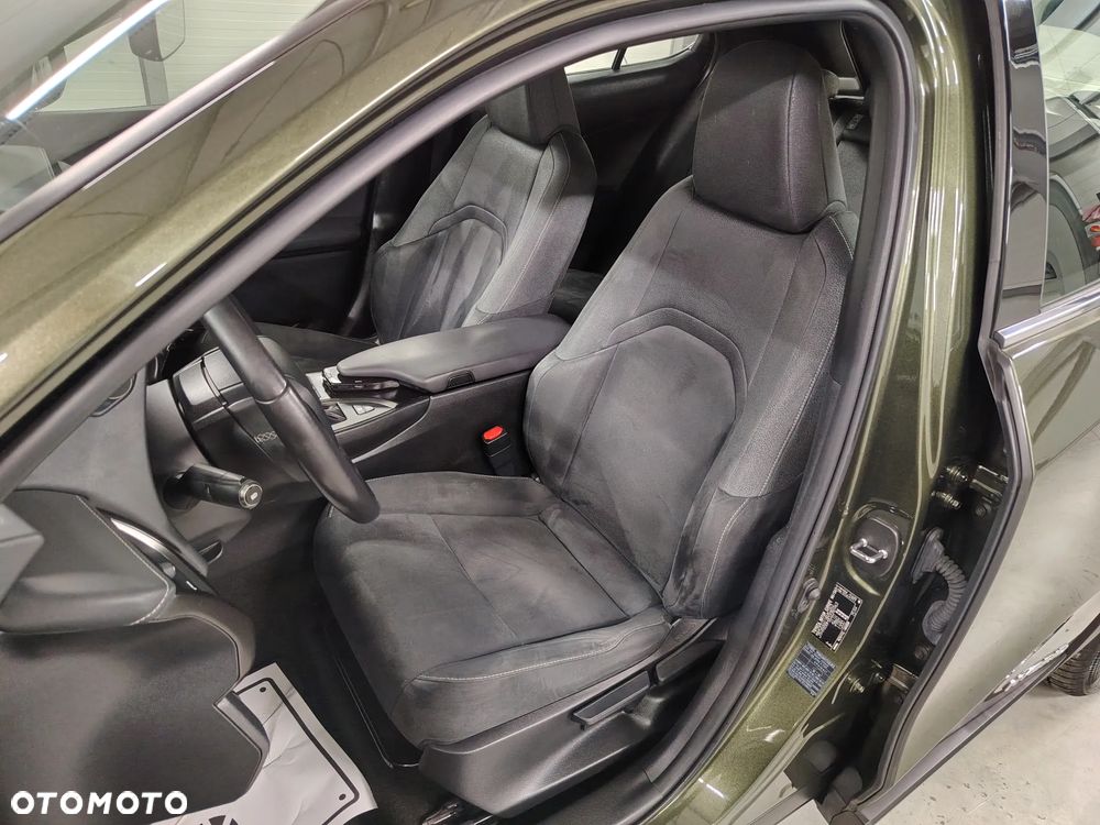 Lexus UX 250h Elegance 2WD - 22
