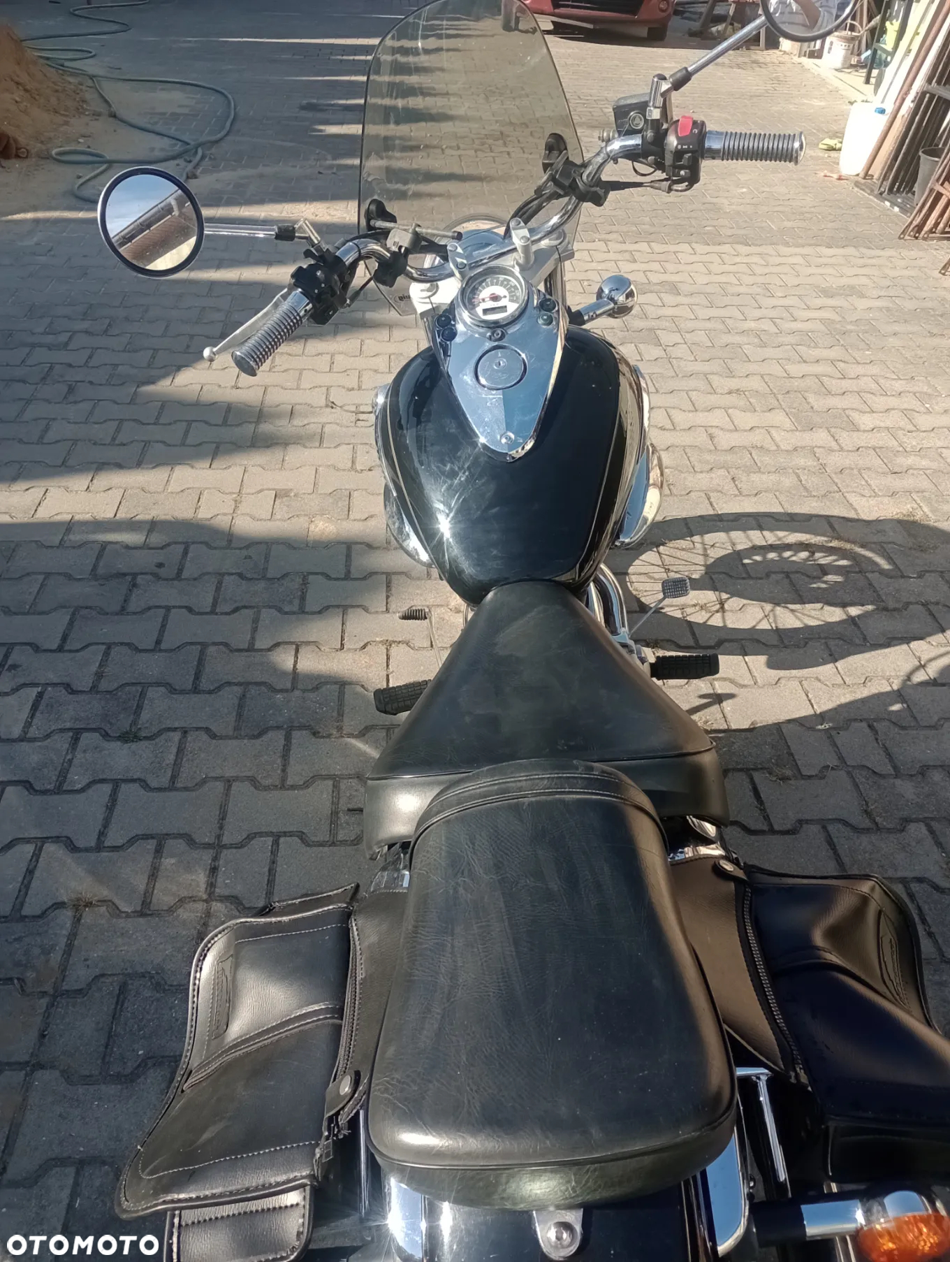Suzuki Intruder - 6