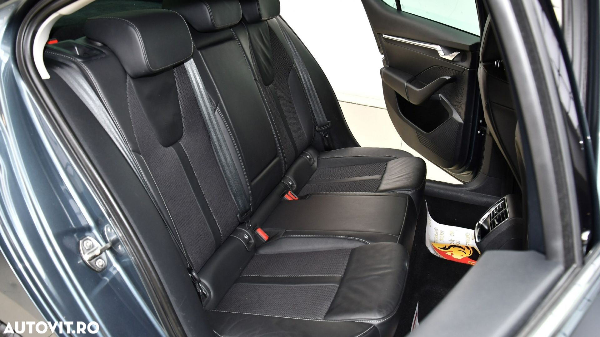 Skoda Octavia 2.0 TDI DSG Style - 12