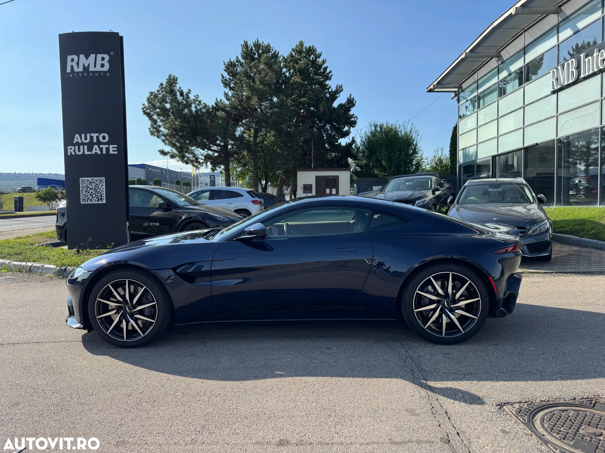 Aston Martin V8 Vantage - 12