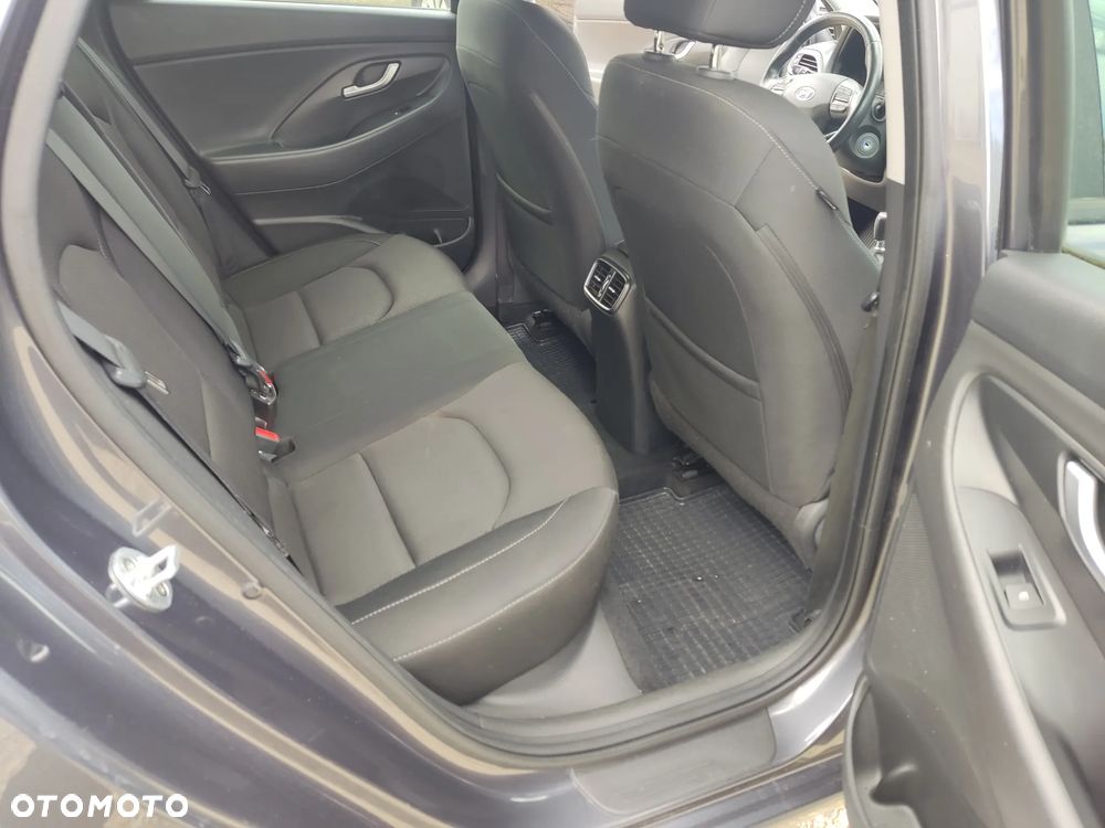 Hyundai i30 blue Kombi 1.4 Style - 17