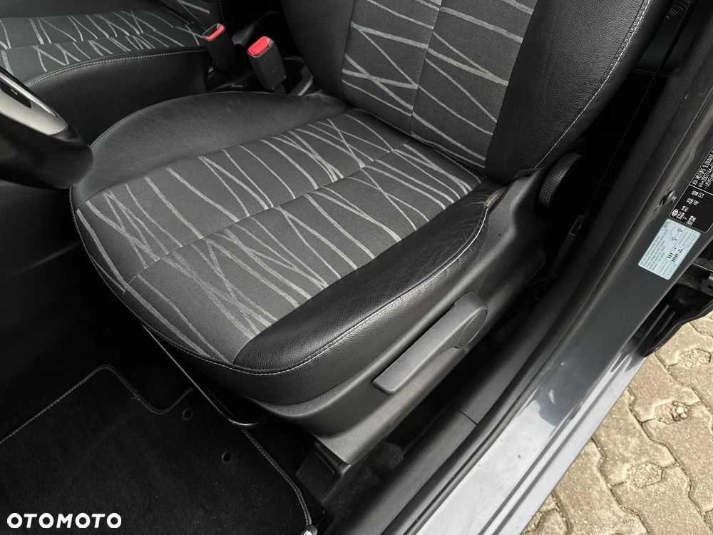 Kia Venga 1.6 Business Line - 12