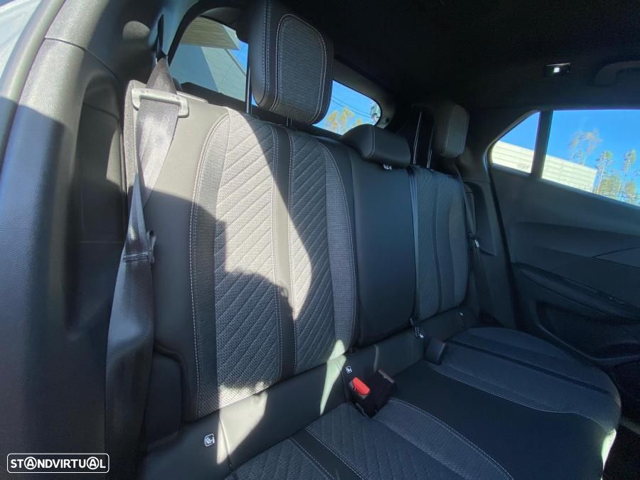 Peugeot e-2008 54 kWh SE Style - 10